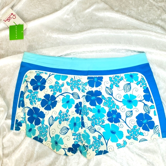 NWT Lilly Pulitzer Board Shorts 10 - Picture 3 of 4